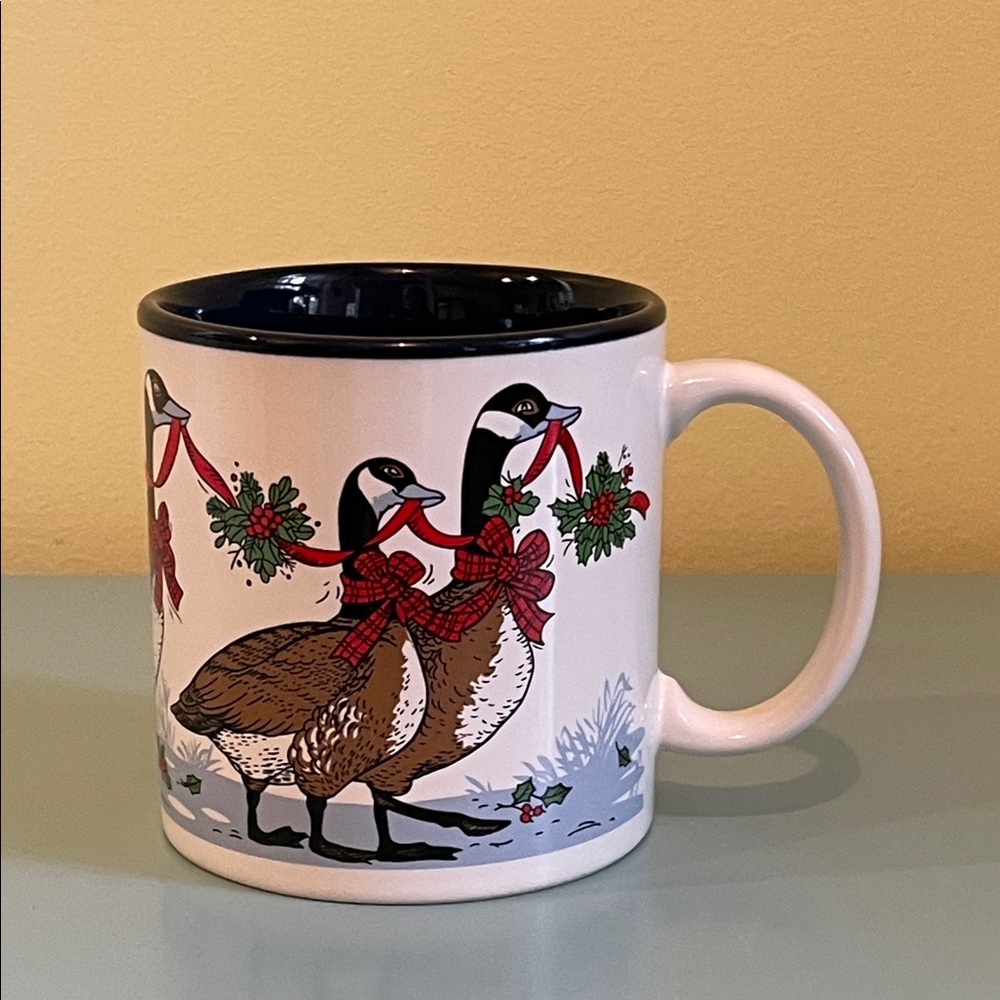 Vintage Festive Mug - Canada Geese Carrying Ribbon & Holly - Black Interior